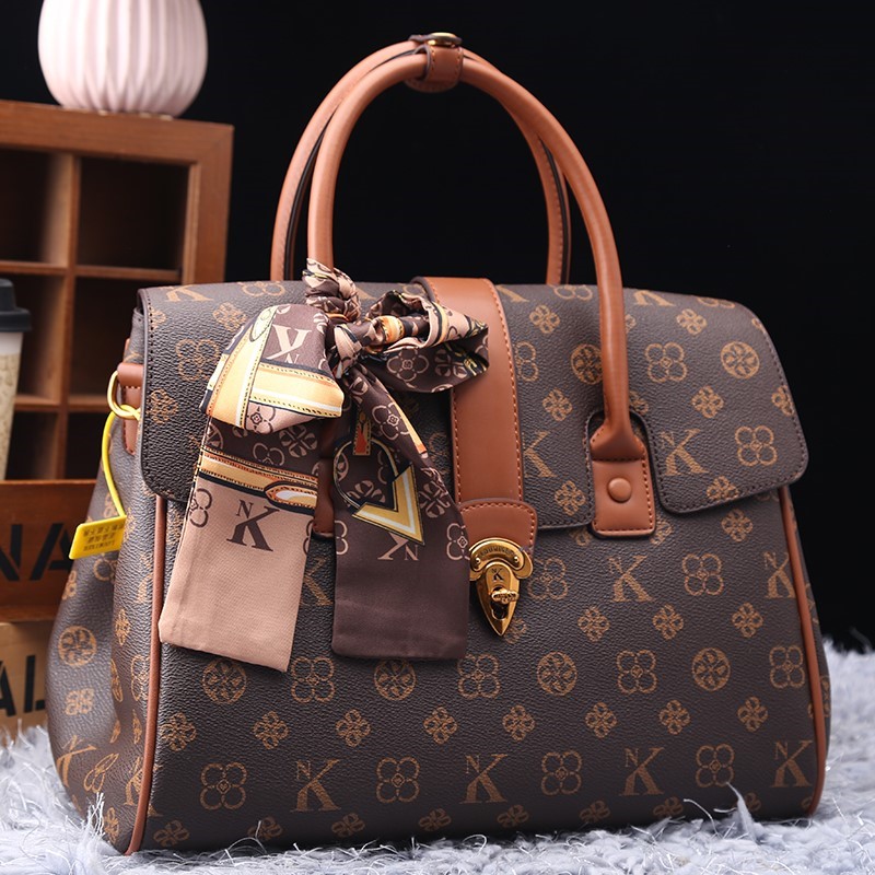 Luxury Bag Collection - Hafif lüks marka kadın çantası 2025,