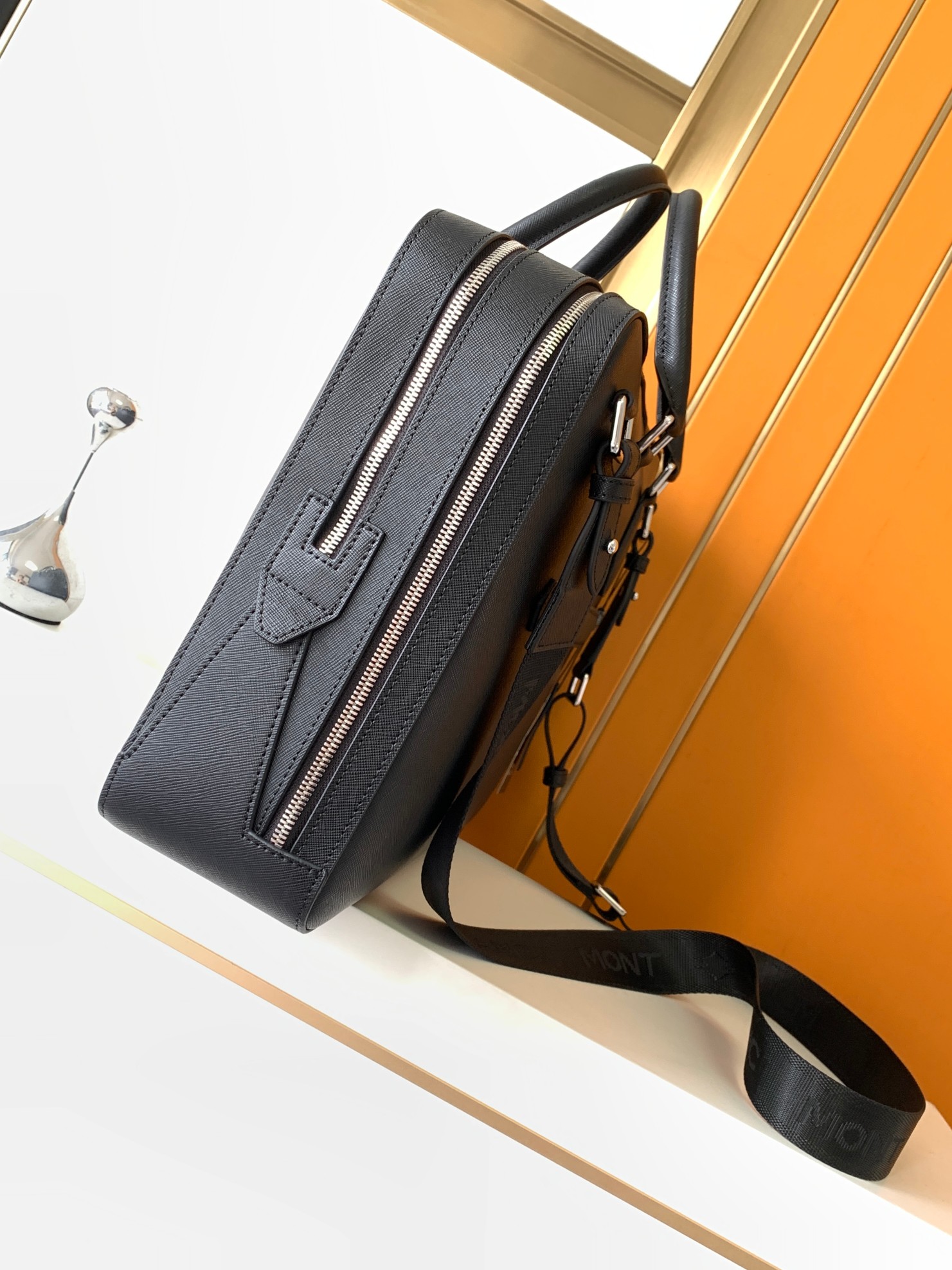 Lüks Erkek Üst Saplı Çantalar, - Luxury Bags Office incelemesi ve fiyatı