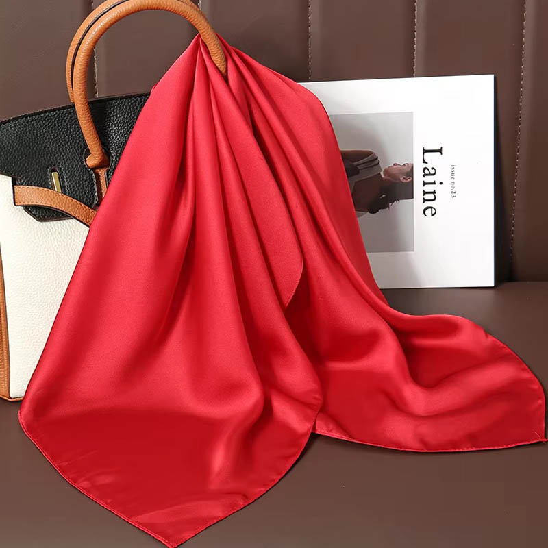 Lüks düz renk ipek kare eşarp  - Luxury Bags Office incelemesi ve fiyatı