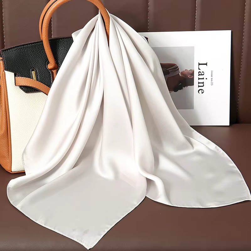 Lüks düz renk ipek kare eşarp  - Luxury Bags Office incelemesi ve fiyatı