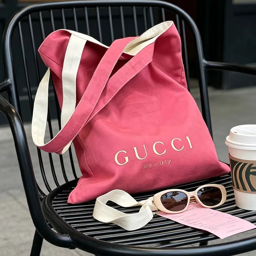 GUCCI'nin Kadın Kanvas Çantası - Canvas Tote Designer incelemesi ve fiyatı